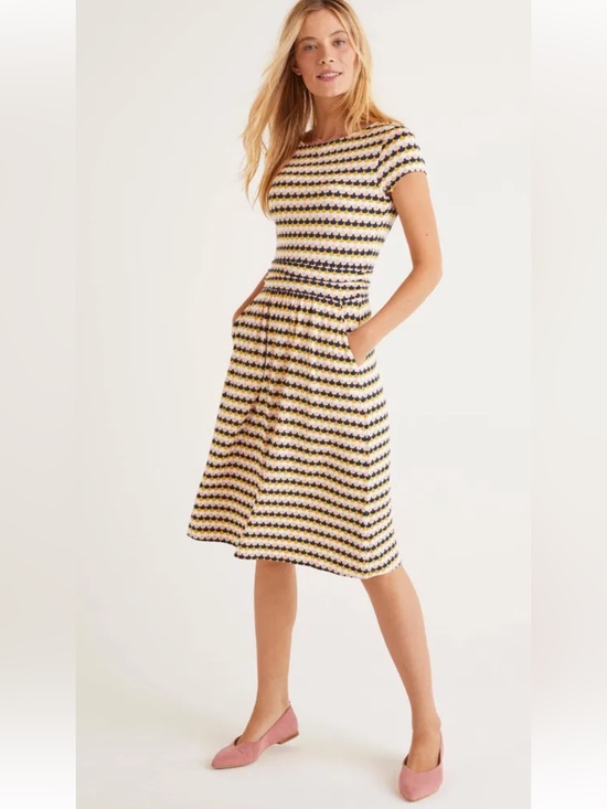 Boden Dresses & Skirts - BOGO! Boden Amelie Jersey Dress in Tuscan Sun Scallop Petal Print 6